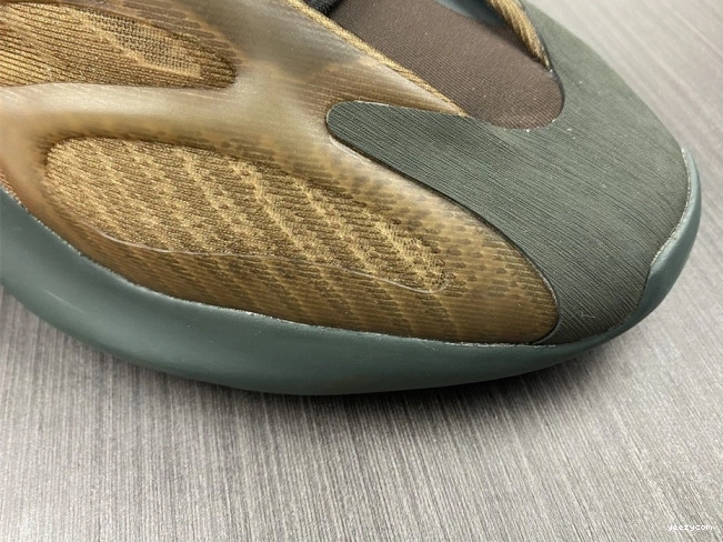 GY4109 Copfade V3 Adidas Yeezy 700 Boost 0818